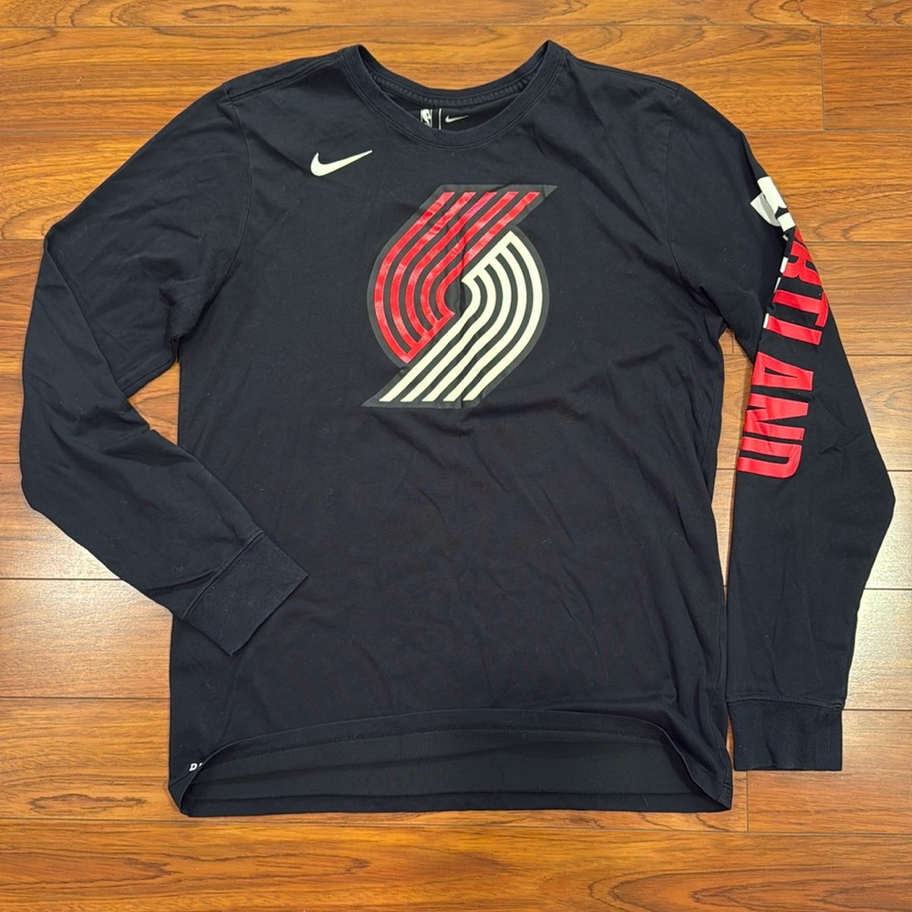 Nike Men’s medium TrailBlazers Long Sleeve